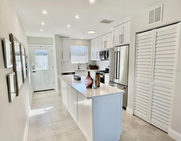 6025 SHORE BOULEVARD S 110, Gulfport, FL 33707