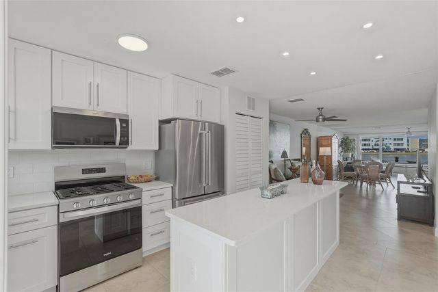 6025 SHORE BOULEVARD S 110, Gulfport, FL 33707