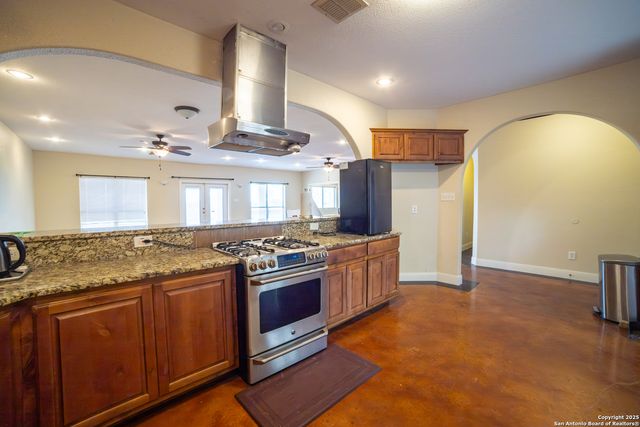 12219 Course View, San Antonio, TX 78221