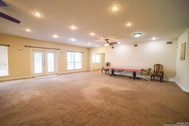 12219 Course View, San Antonio, TX 78221