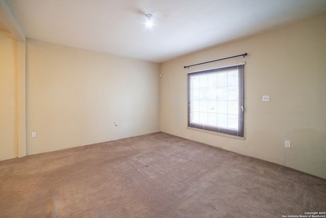 12219 Course View, San Antonio, TX 78221