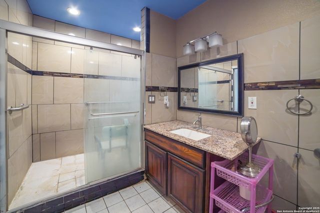 12219 Course View, San Antonio, TX 78221