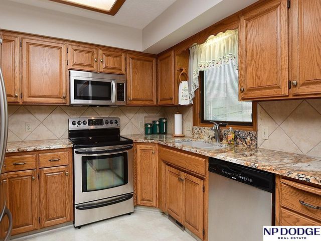 6426 S 92nd Street, Omaha, NE 68127