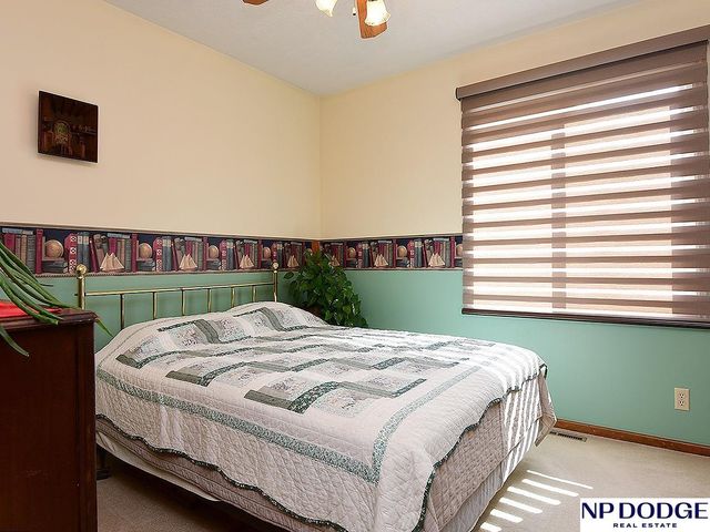 6426 S 92nd Street, Omaha, NE 68127