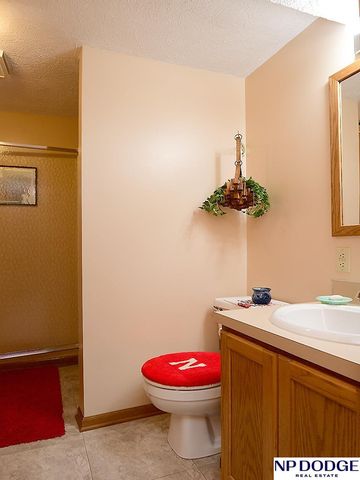 6426 S 92nd Street, Omaha, NE 68127
