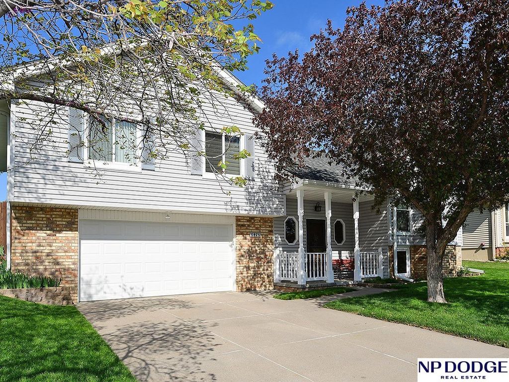 6426 S 92nd Street, Omaha, NE 68127