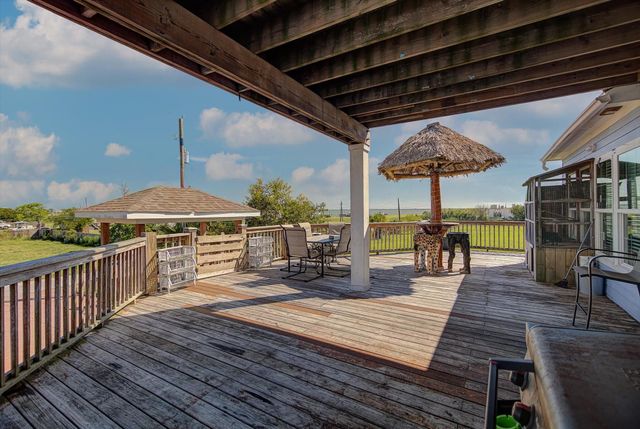 1026 21st Street, San Leon, TX 77539