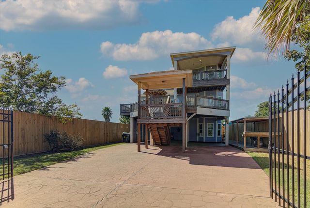 1026 21st Street, San Leon, TX 77539