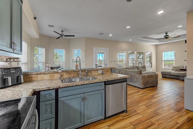 1026 21st Street, San Leon, TX 77539