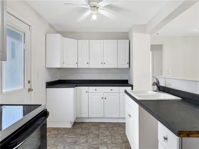 1005 NE 44th Street, Kansas City, MO 64116