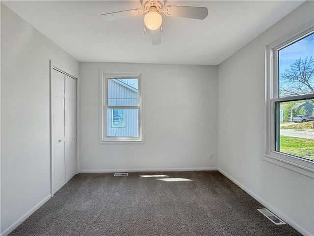 1005 NE 44th Street, Kansas City, MO 64116