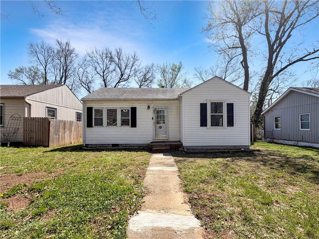 1005 NE 44th Street, Kansas City, MO 64116