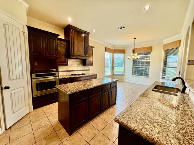 1801 Chuckwagon Drive, Midlothian, TX 76065