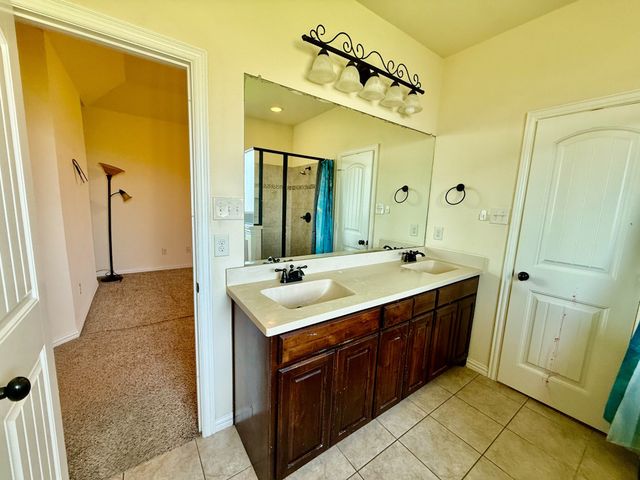 1801 Chuckwagon Drive, Midlothian, TX 76065