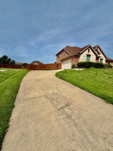 1801 Chuckwagon Drive, Midlothian, TX 76065