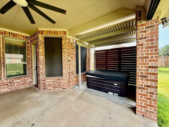 1801 Chuckwagon Drive, Midlothian, TX 76065
