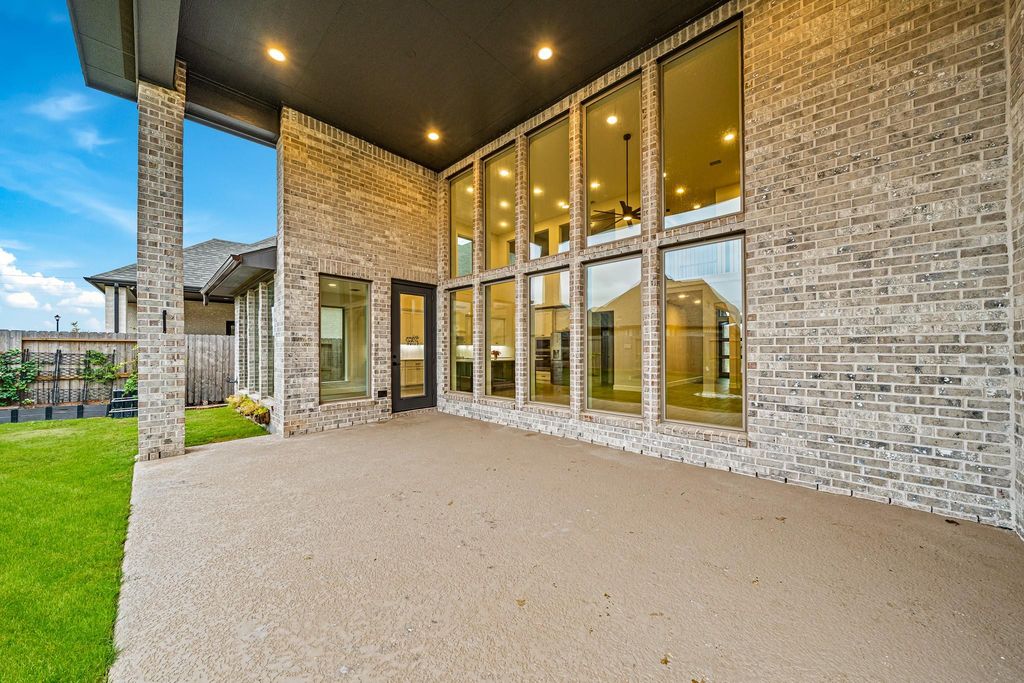 Image 43 of property listing at 31219 Star Landing Drive, Brookshire, TX 77423