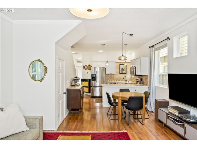 9442 N BUCHANAN Ave, Portland, OR 97203