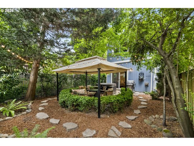 9442 N BUCHANAN Ave, Portland, OR 97203