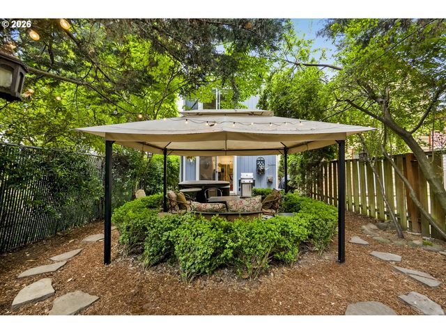 9442 N BUCHANAN Ave, Portland, OR 97203