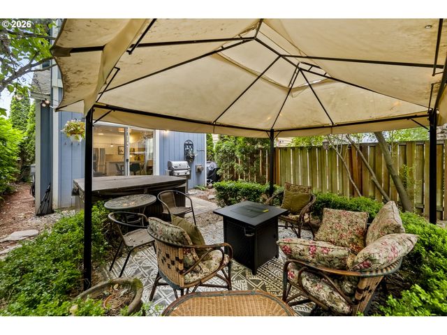 9442 N BUCHANAN Ave, Portland, OR 97203