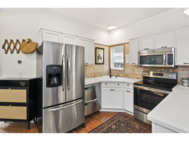 9442 N BUCHANAN Ave, Portland, OR 97203