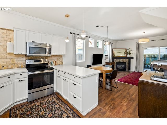 9442 N BUCHANAN Ave, Portland, OR 97203