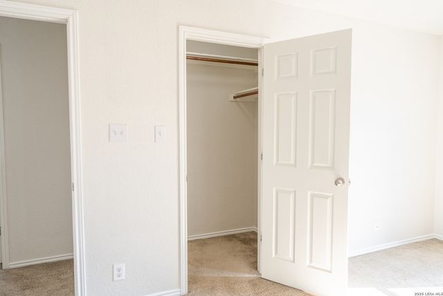 6913 Abbey Falls, San Antonio, TX 78249