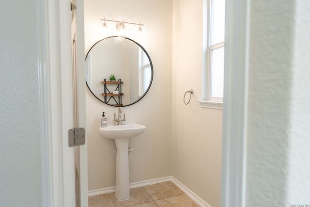 6913 Abbey Falls, San Antonio, TX 78249