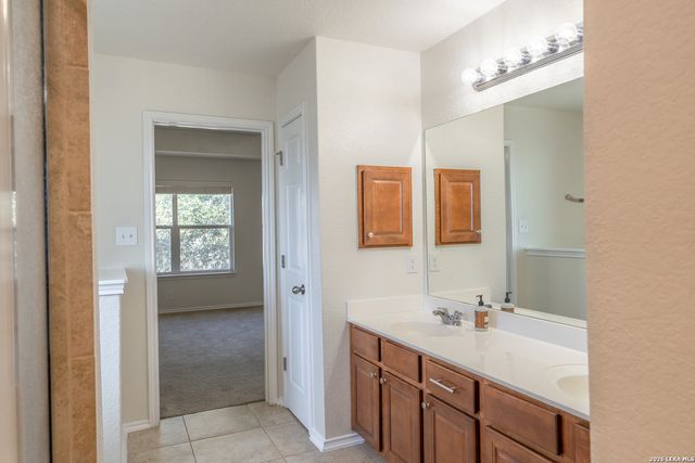 6913 Abbey Falls, San Antonio, TX 78249