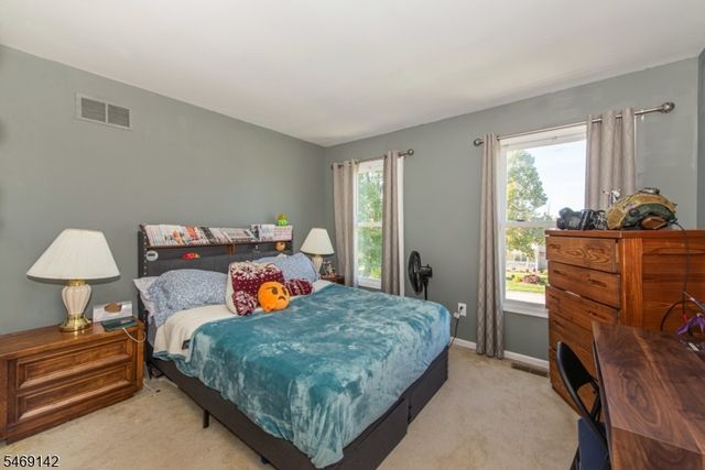 22 Lauren Ln, Vernon Twp., NJ 07461