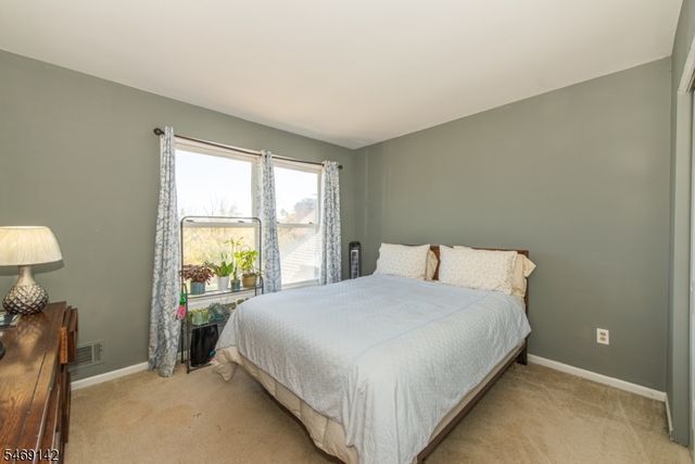 22 Lauren Ln, Vernon Twp., NJ 07461