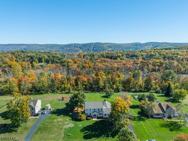 22 Lauren Ln, Vernon Twp., NJ 07461