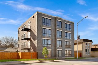 8631 W Grand Avenue 2W, River Grove, IL 60171