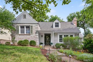17 Hillard Road, Glendale, MO 63122