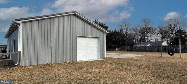 208 FERNWOOD DR, Harrington, DE 19952