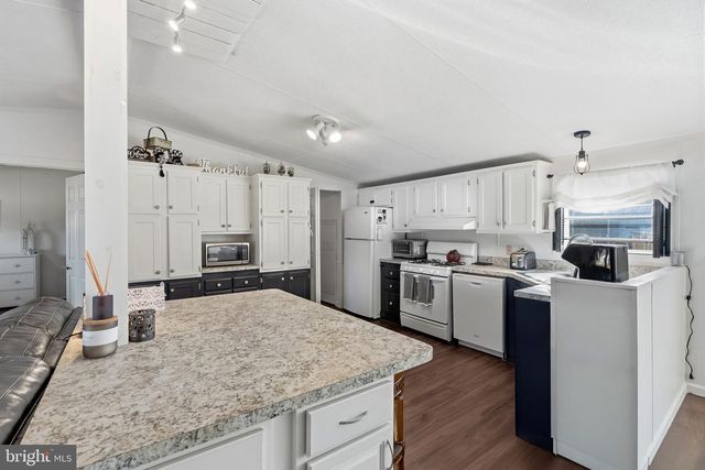 208 FERNWOOD DR, Harrington, DE 19952