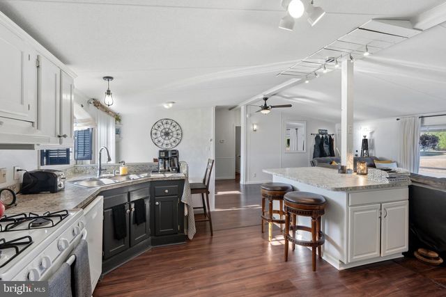 208 FERNWOOD DR, Harrington, DE 19952