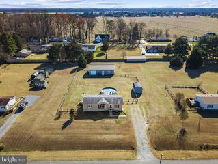 208 FERNWOOD DR, Harrington, DE 19952