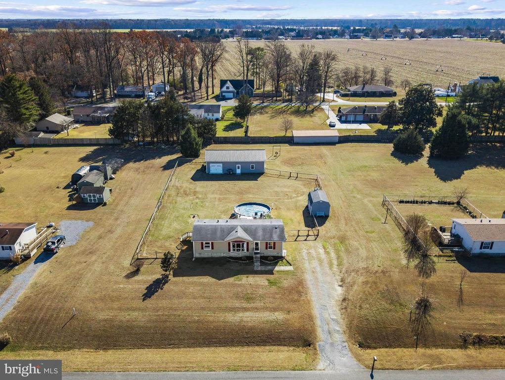 208 FERNWOOD DR, Harrington, DE 19952