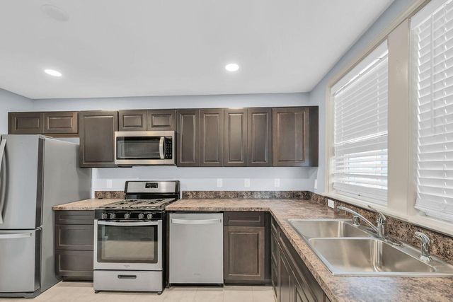 1528 Thurston AVENUE, Racine, WI 53405