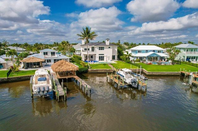 32 SW Riverway Boulevard, Palm City, FL 34990
