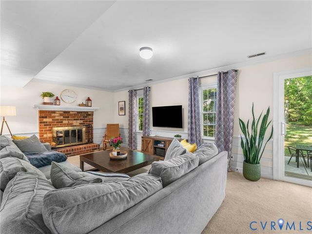 524 Glenmeadow Rd, Midlothian, VA 23114
