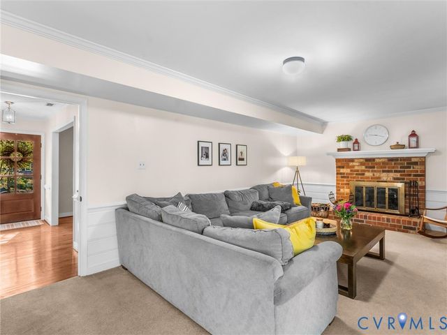 524 Glenmeadow Rd, Midlothian, VA 23114