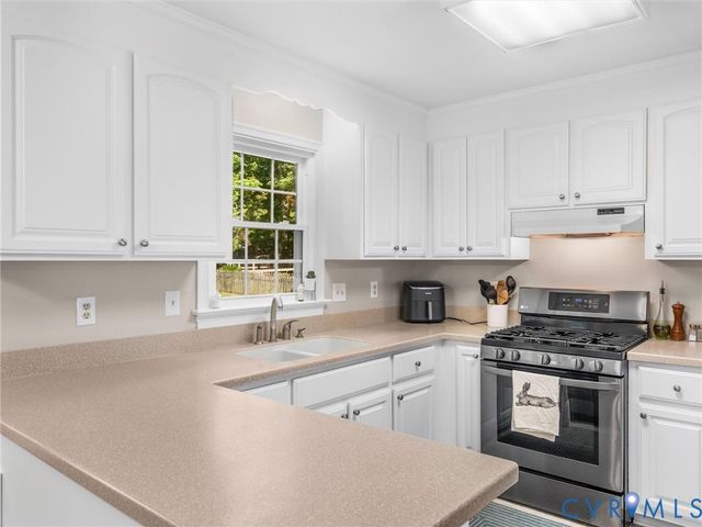 524 Glenmeadow Rd, Midlothian, VA 23114