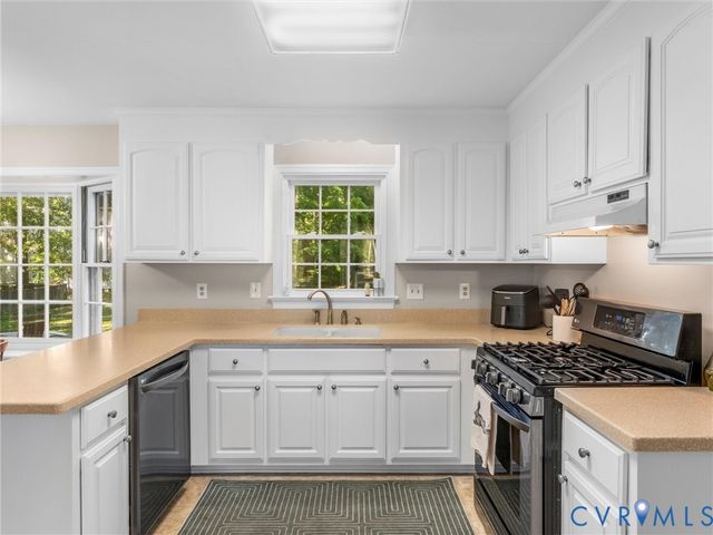 524 Glenmeadow Rd, Midlothian, VA 23114