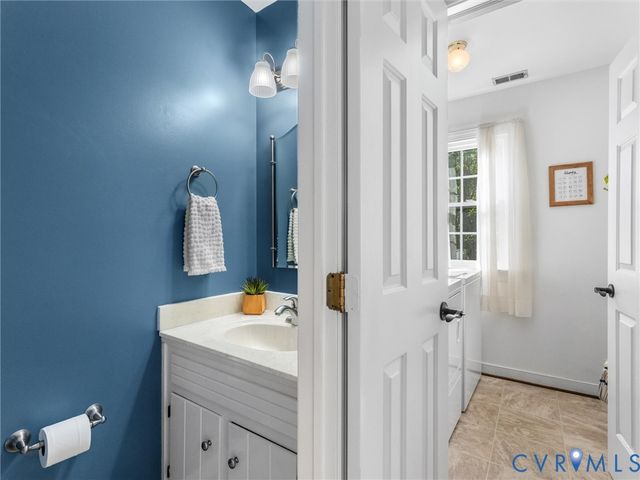 524 Glenmeadow Rd, Midlothian, VA 23114
