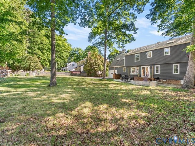 524 Glenmeadow Rd, Midlothian, VA 23114
