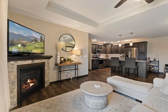 340 E Franklin Street 202, Eldridge, IA 52748