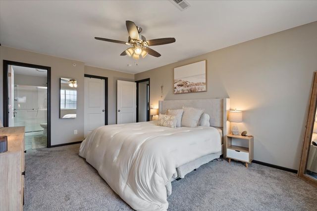 340 E Franklin Street 202, Eldridge, IA 52748